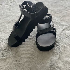 Reef Adjustable Strap Sandal